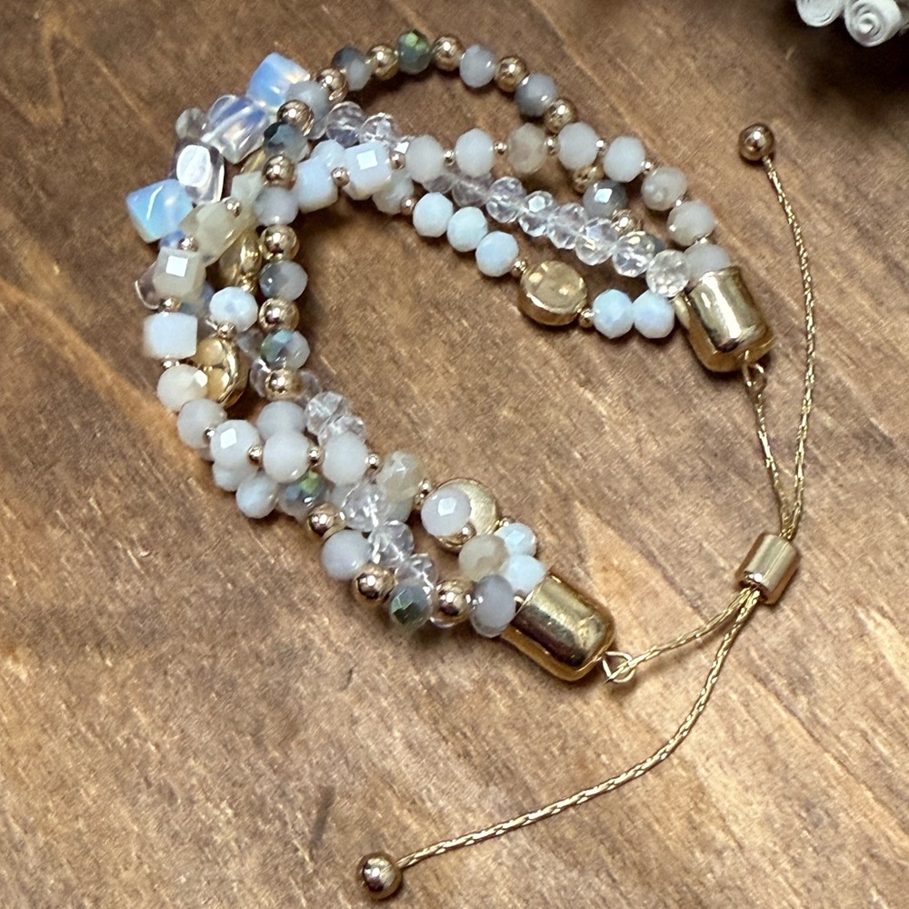 Elegant Gold and Cream Beaded Bolo Bracelet